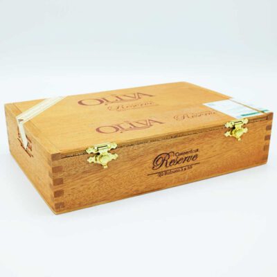 produktbild oliva connecticut reserve robusto box 1